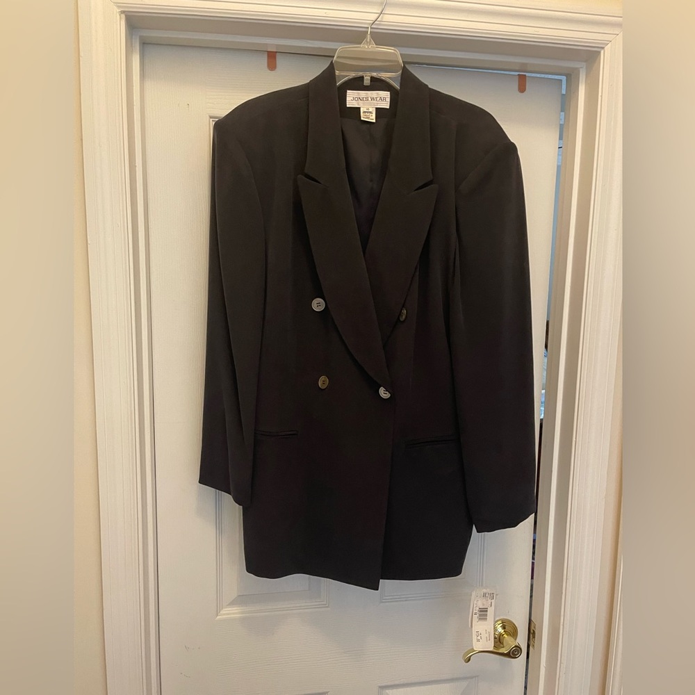 Jones Wear Botanical Garden Detailed 100% Silk Double Breasted Blazer. NWT